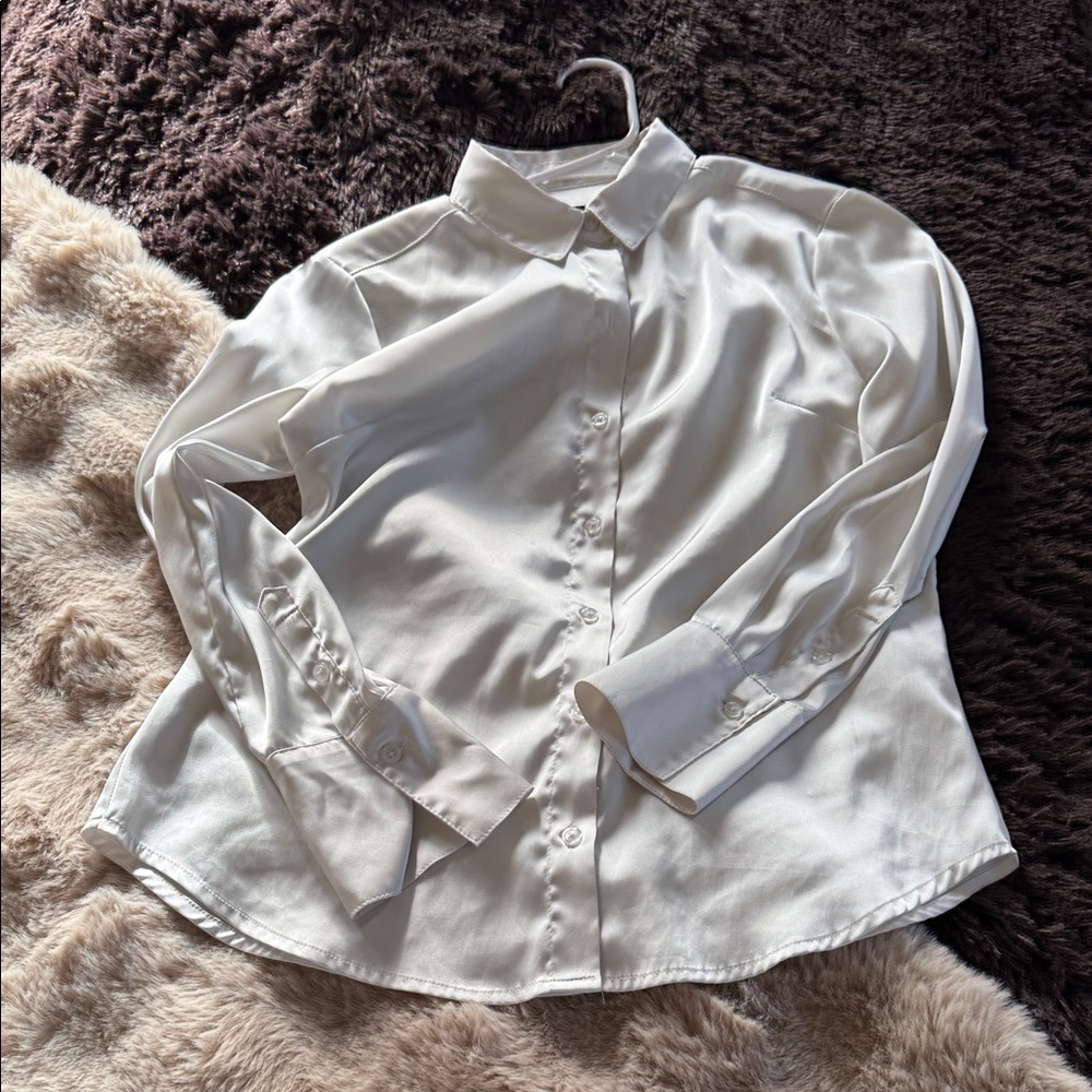Banana Republic Classic Fit Cream Blouse
